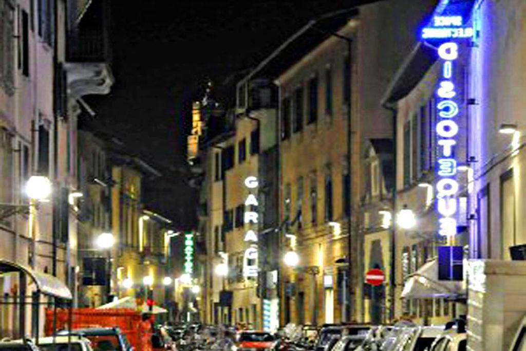Lucretia House Hotell Florens Exteriör bild